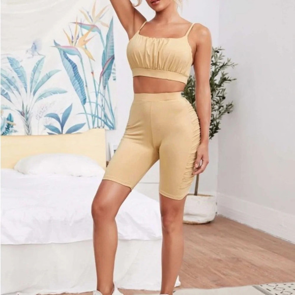 NWT FABONICS Ruched Bust Sports Bra & Biker Shorts M - Picture 4 of 7